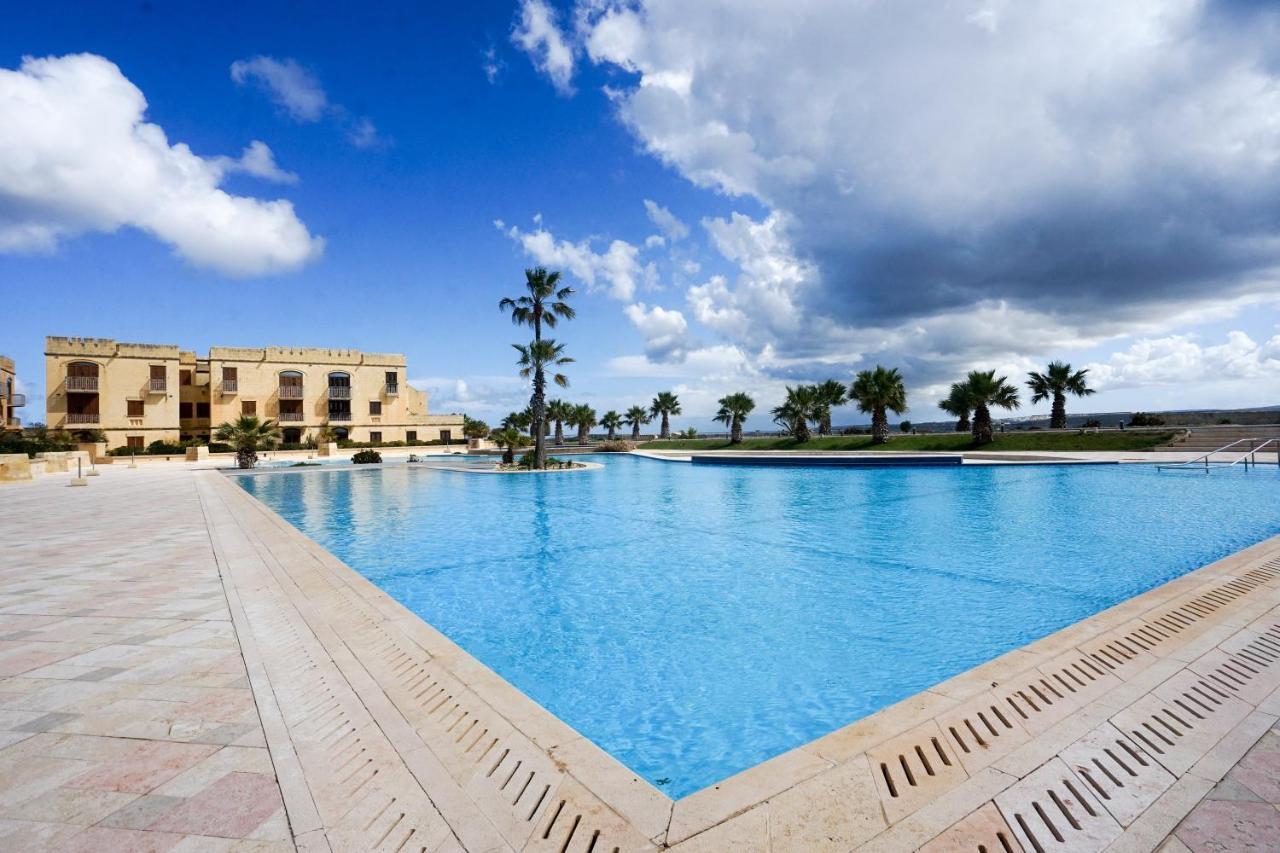 Getawaynpetto Private Duplex Maisonette With Jacuzzi Hot Tub Mgarr Ngoại thất bức ảnh