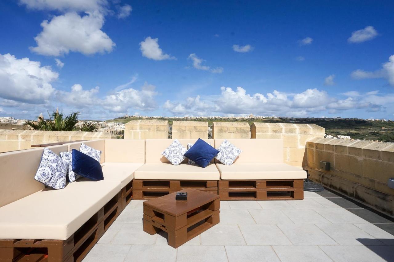 Getawaynpetto Private Duplex Maisonette With Jacuzzi Hot Tub Mgarr Ngoại thất bức ảnh
