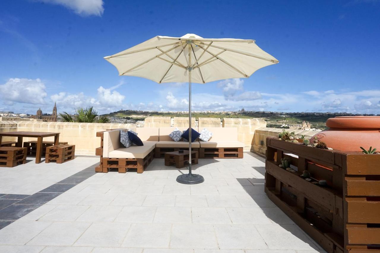 Getawaynpetto Private Duplex Maisonette With Jacuzzi Hot Tub Mgarr Ngoại thất bức ảnh