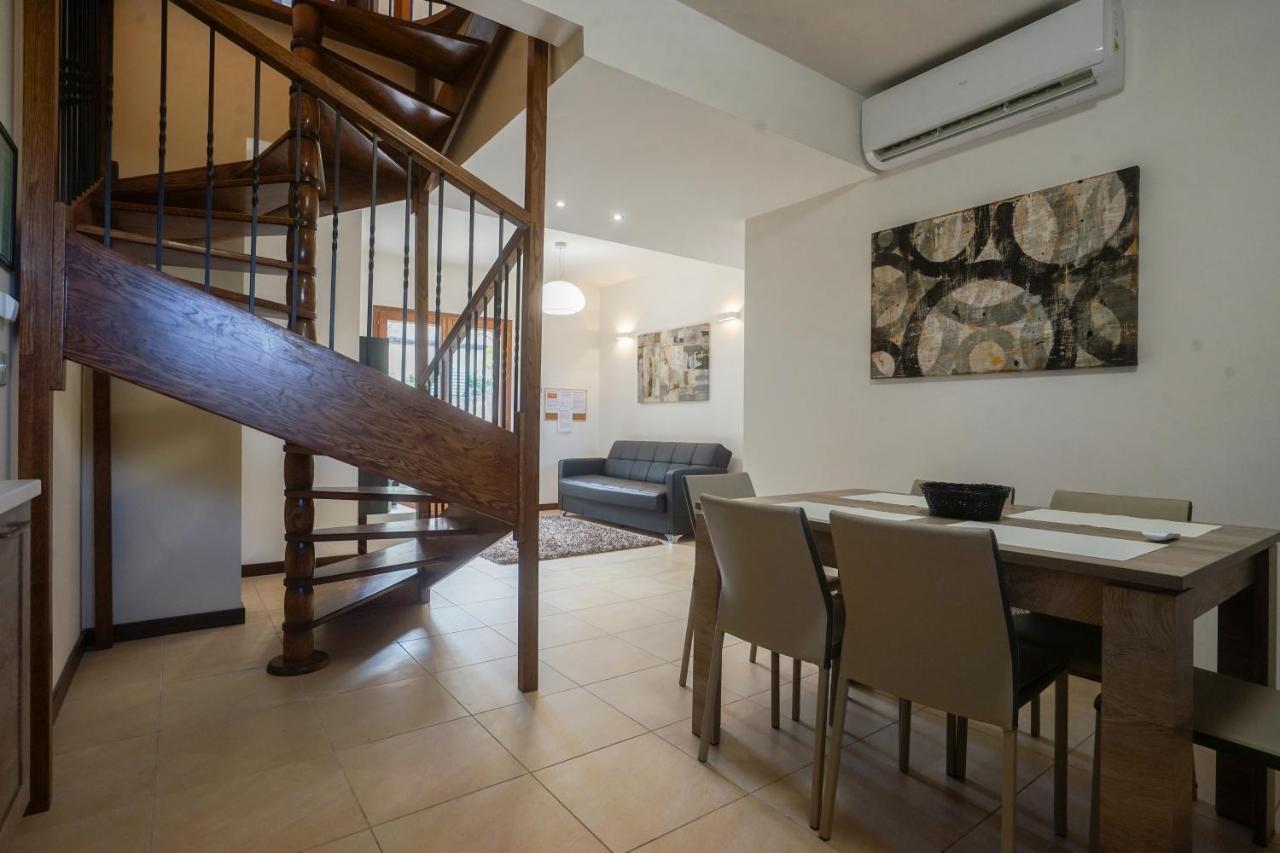 Getawaynpetto Private Duplex Maisonette With Jacuzzi Hot Tub Mgarr Ngoại thất bức ảnh