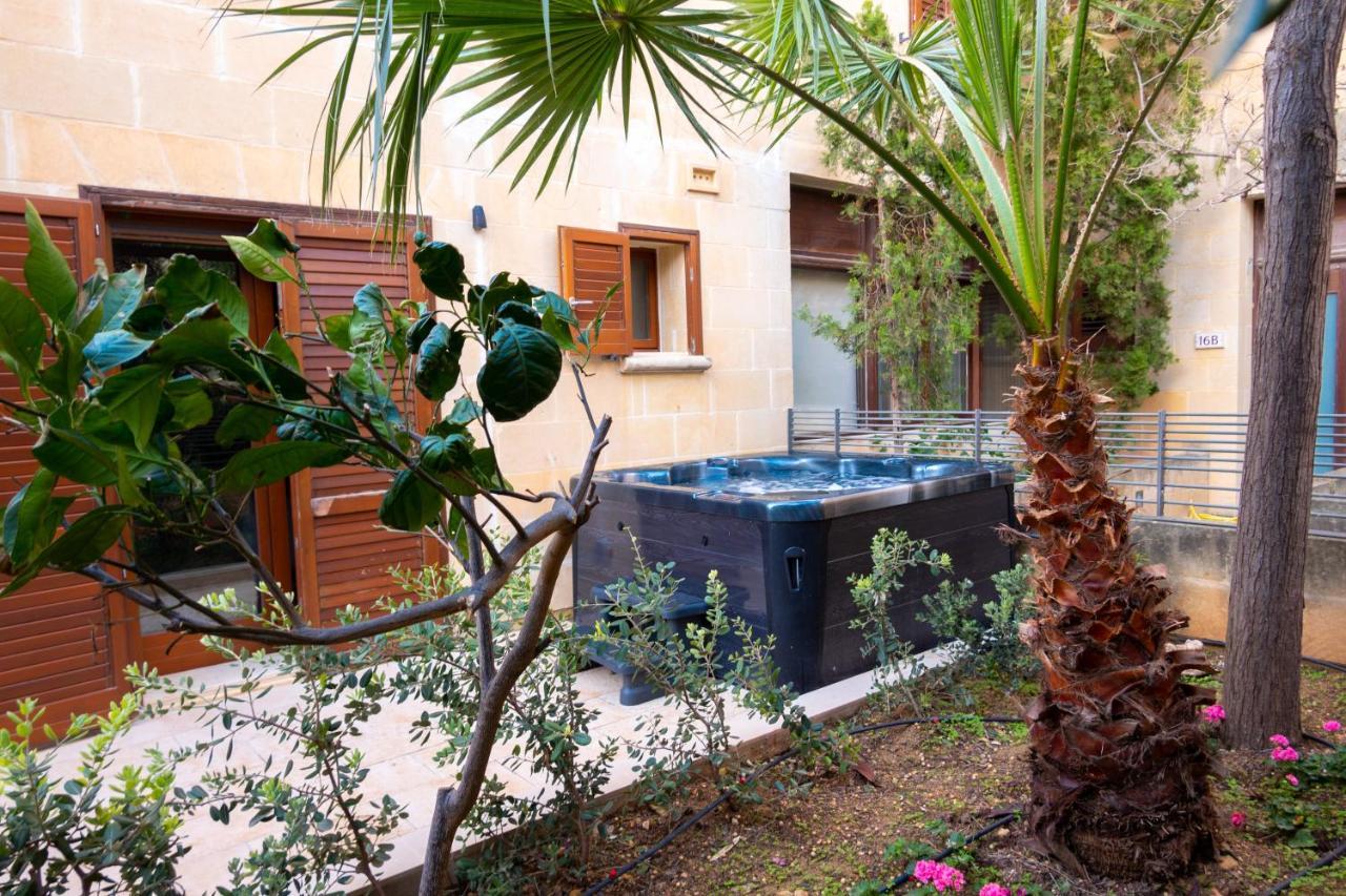 Getawaynpetto Private Duplex Maisonette With Jacuzzi Hot Tub Mgarr Ngoại thất bức ảnh