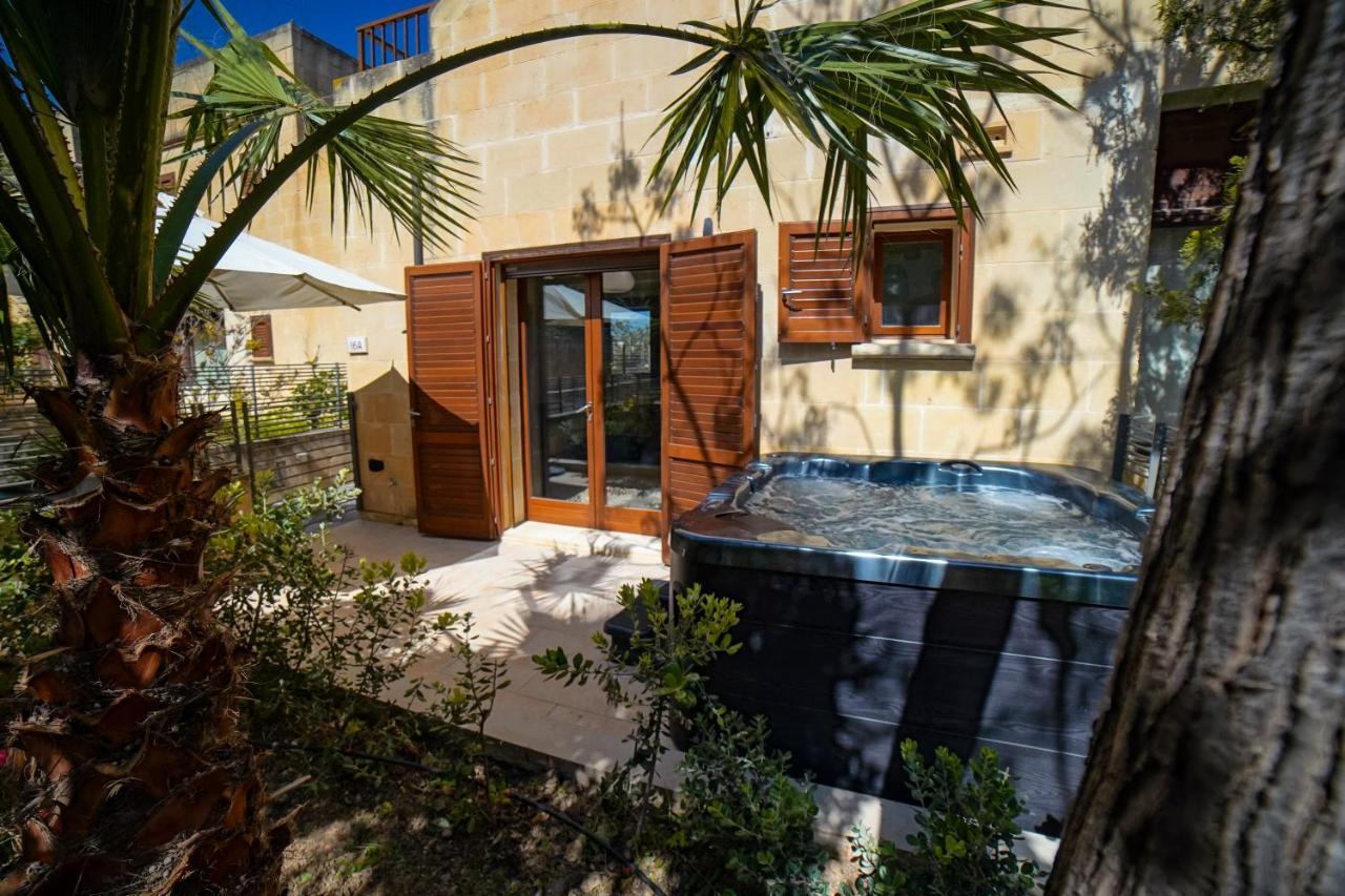 Getawaynpetto Private Duplex Maisonette With Jacuzzi Hot Tub Mgarr Ngoại thất bức ảnh