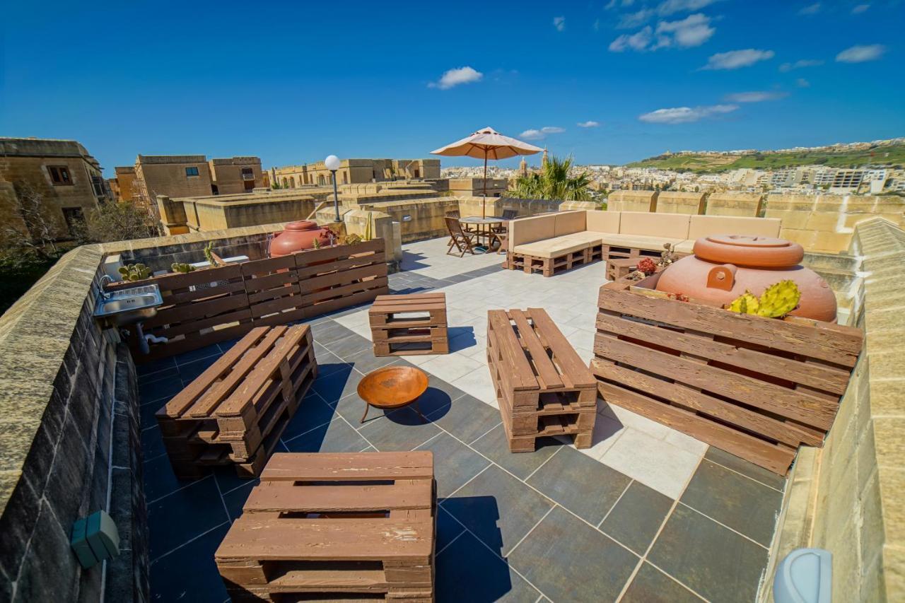 Getawaynpetto Private Duplex Maisonette With Jacuzzi Hot Tub Mgarr Ngoại thất bức ảnh