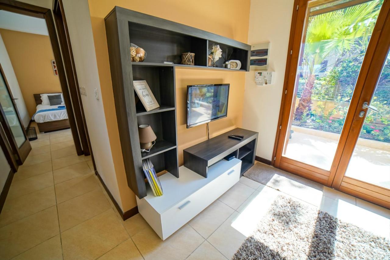 Getawaynpetto Private Duplex Maisonette With Jacuzzi Hot Tub Mgarr Ngoại thất bức ảnh