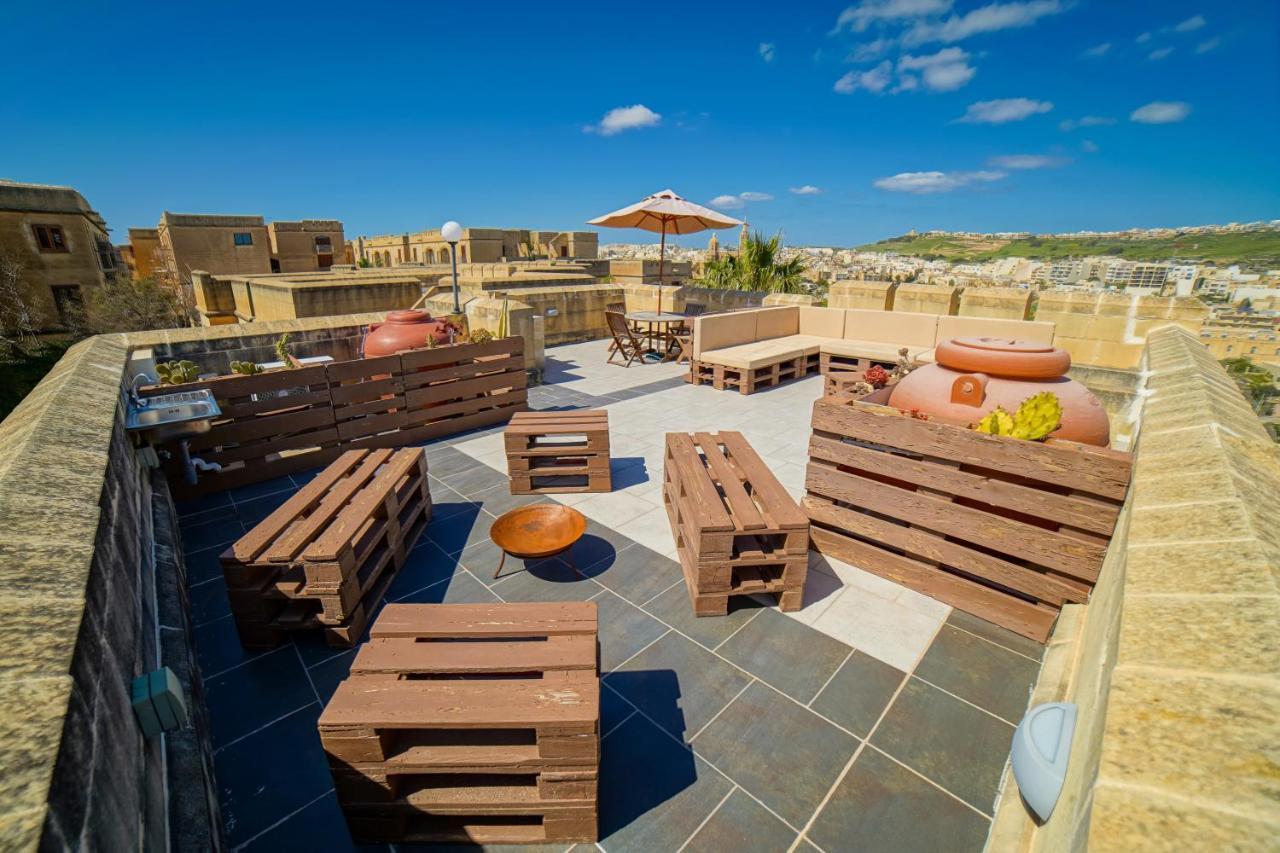 Getawaynpetto Private Duplex Maisonette With Jacuzzi Hot Tub Mgarr Ngoại thất bức ảnh
