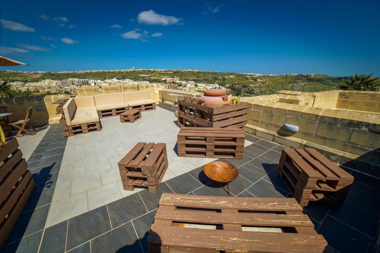 Getawaynpetto Private Duplex Maisonette With Jacuzzi Hot Tub Mgarr Ngoại thất bức ảnh