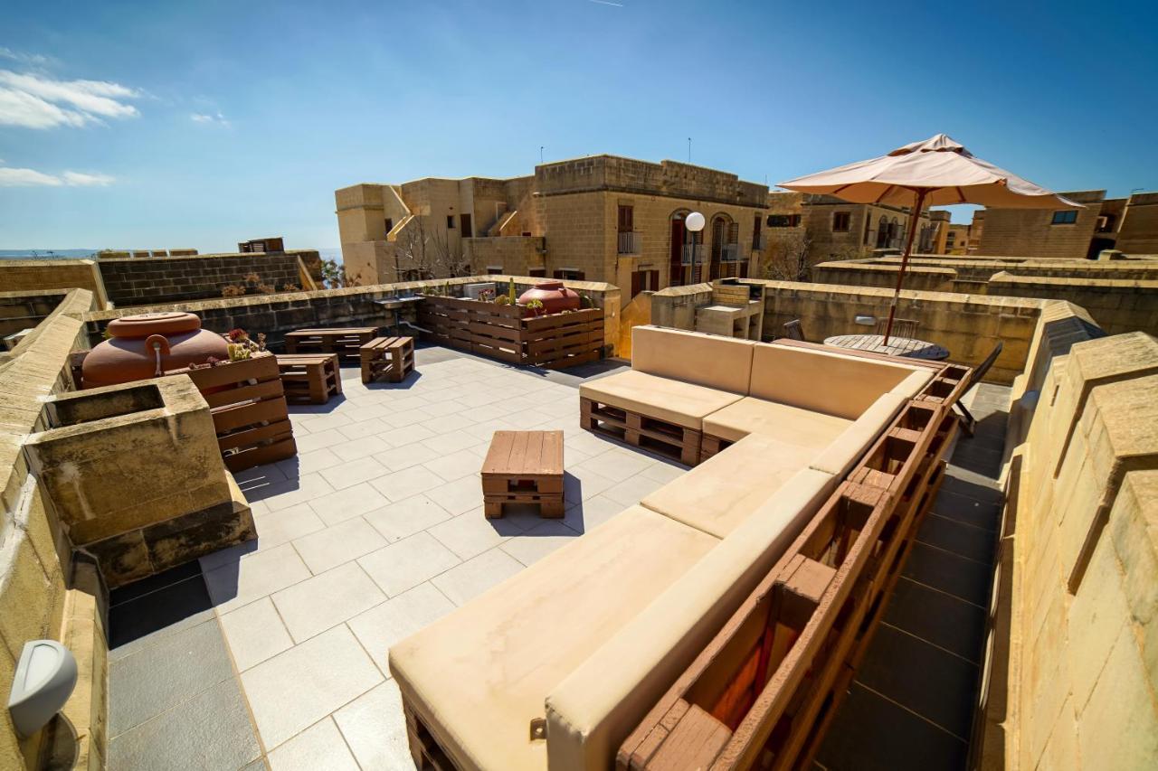 Getawaynpetto Private Duplex Maisonette With Jacuzzi Hot Tub Mgarr Ngoại thất bức ảnh